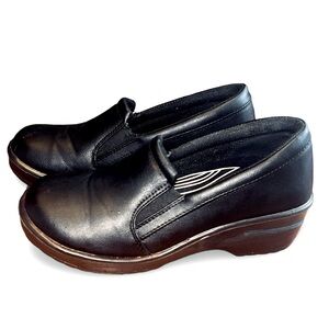 Easy Works Laurie Womens Slip Ons Size 8 Black
